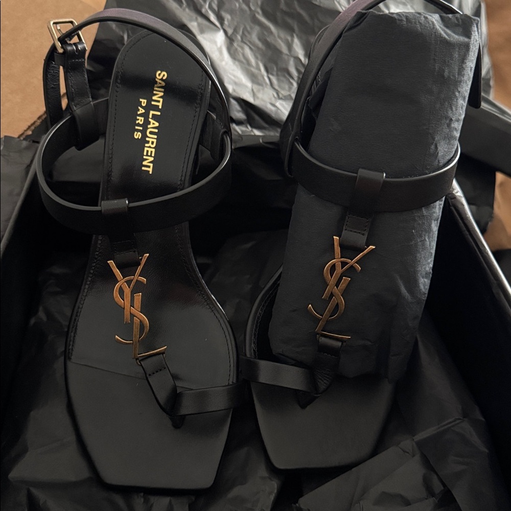 BRAND NEW Saint Laurent Nero Sandals with Gold Accents